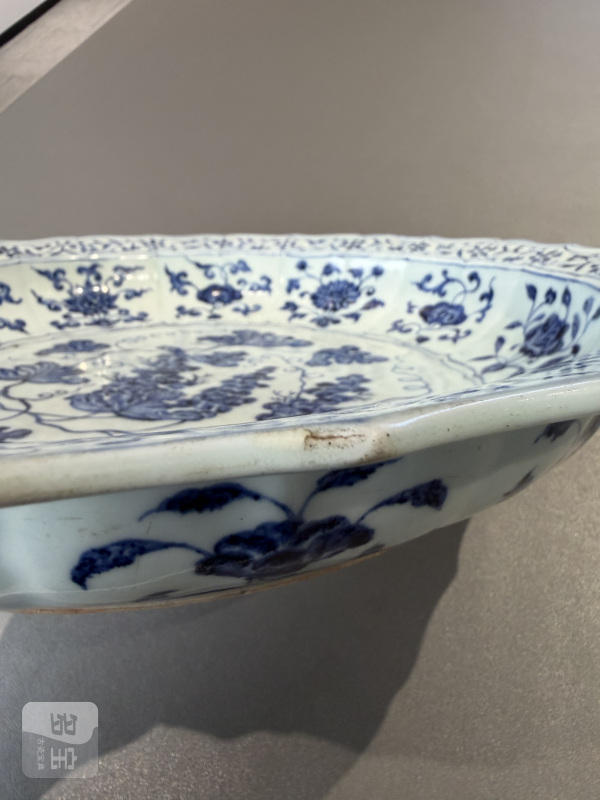 明永乐 青花葡萄纹折沿菱口大盘 - 图22